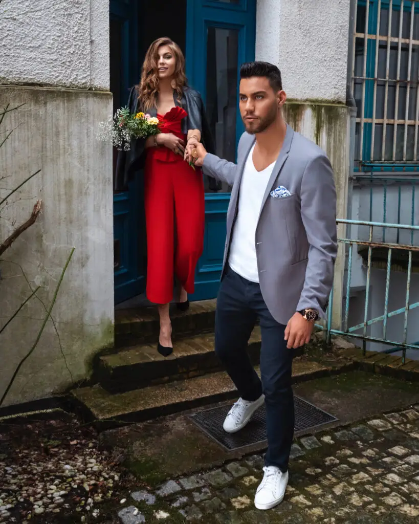 promote your fashion editorials online example